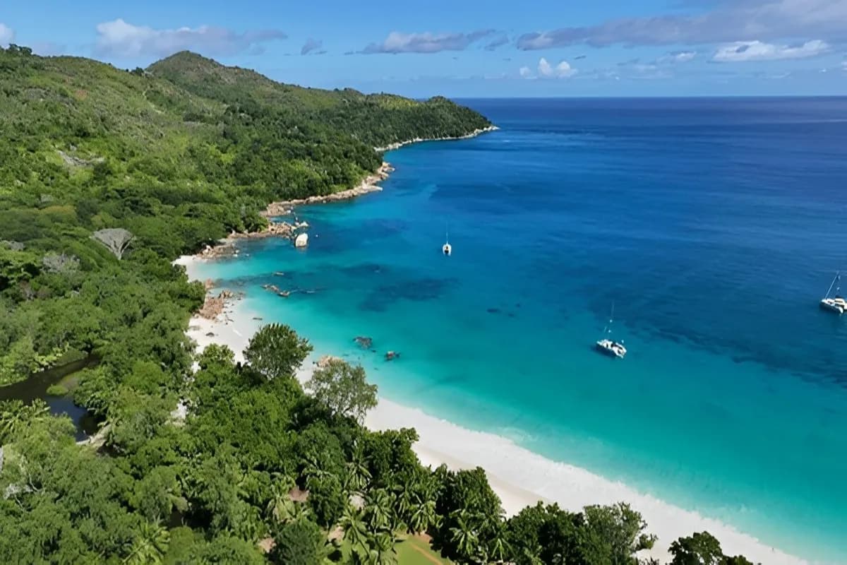 Anse Lazio