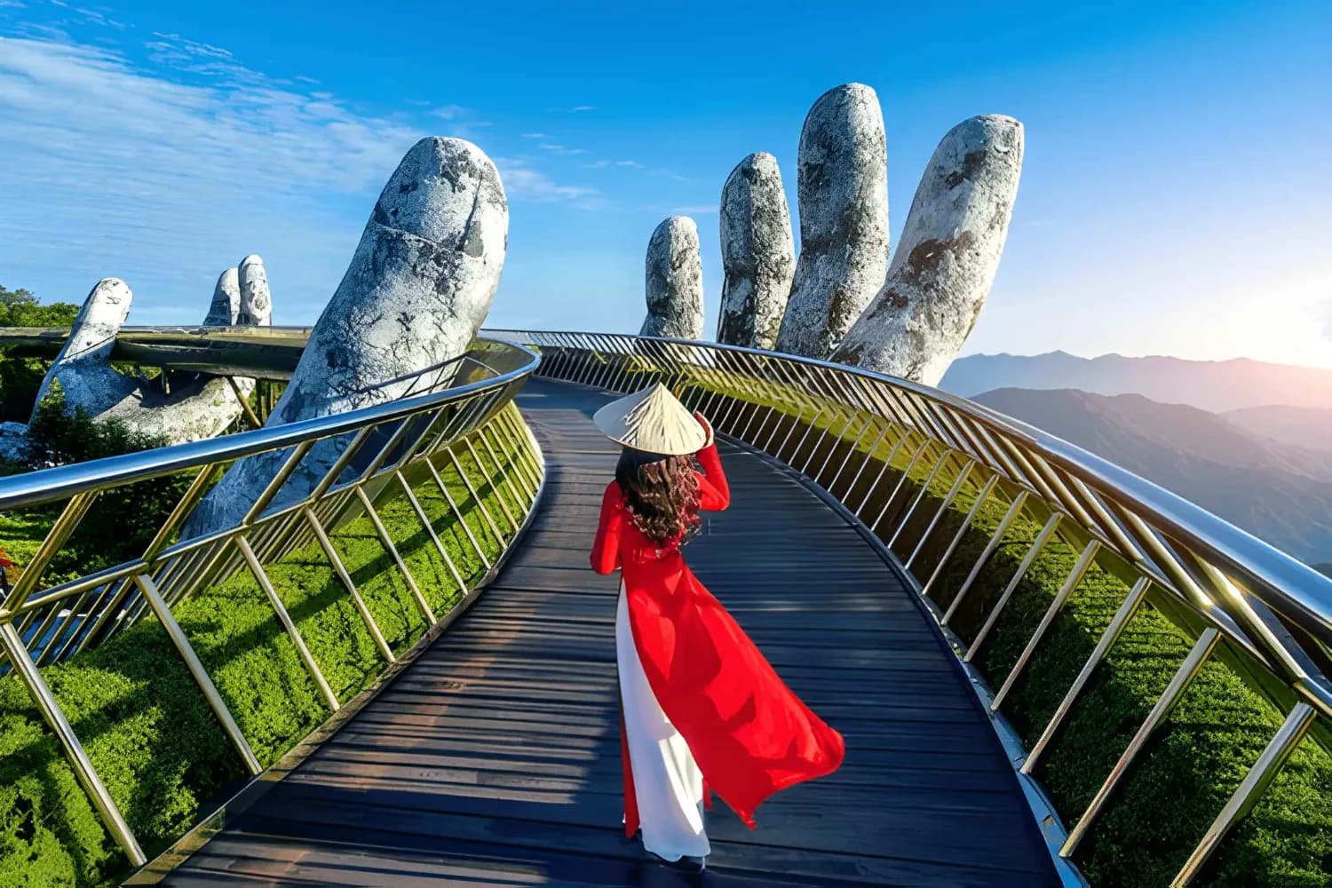 Da Nang Golden Bridge