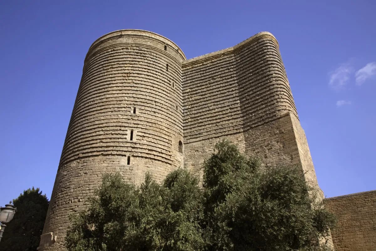 Maiden Tower (Giz Galasi)